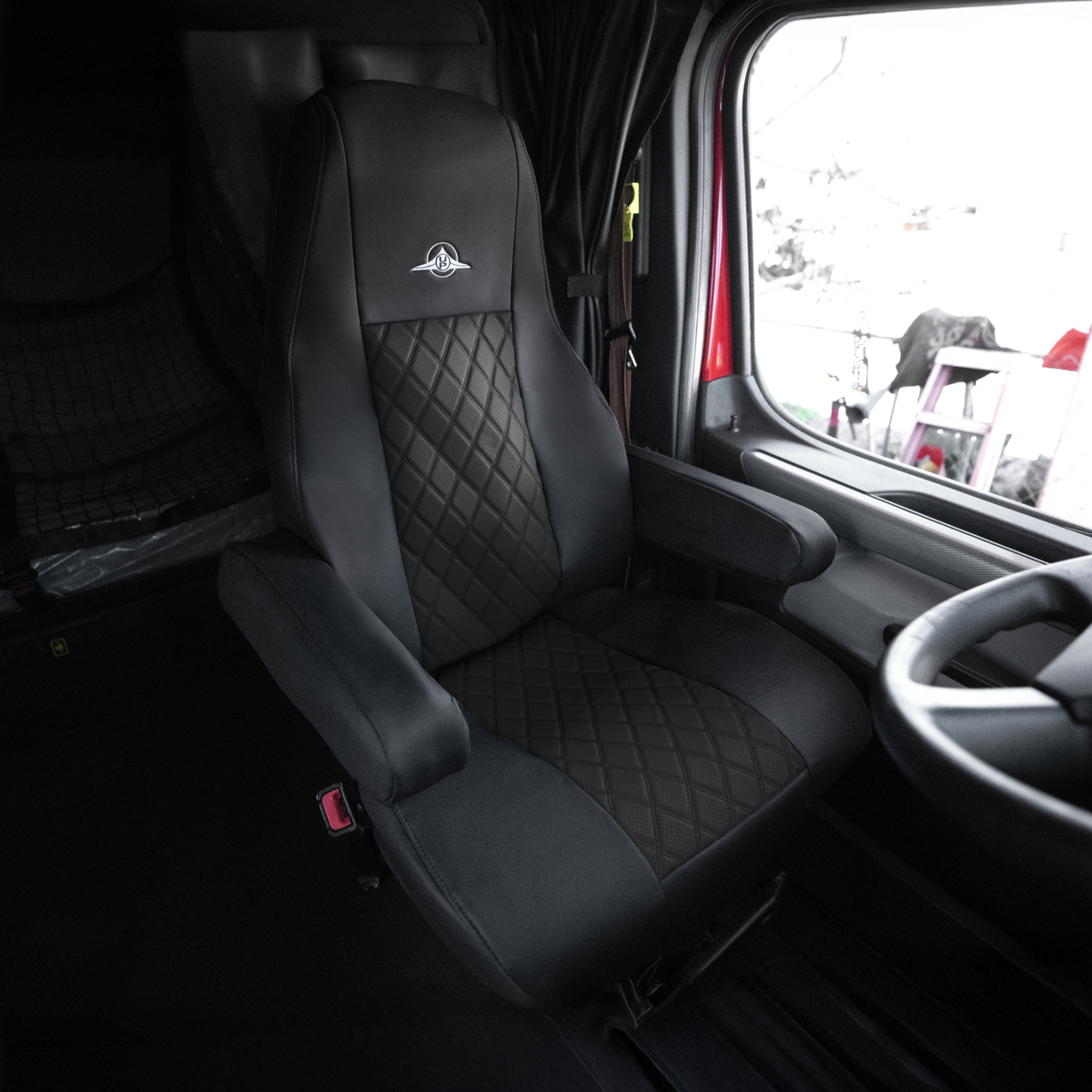Riggear Black Faux Leather Seat Covers for Freightliner Cascadia 2008–2025 - Image 2