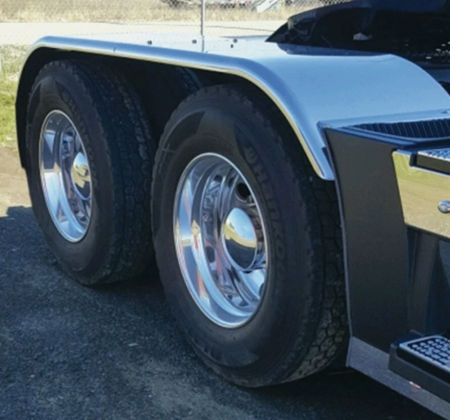 108″ Stainless Smooth Full Fenders & Brackets – Fits Peterbilt / Freightliner / Kenworth (PR)