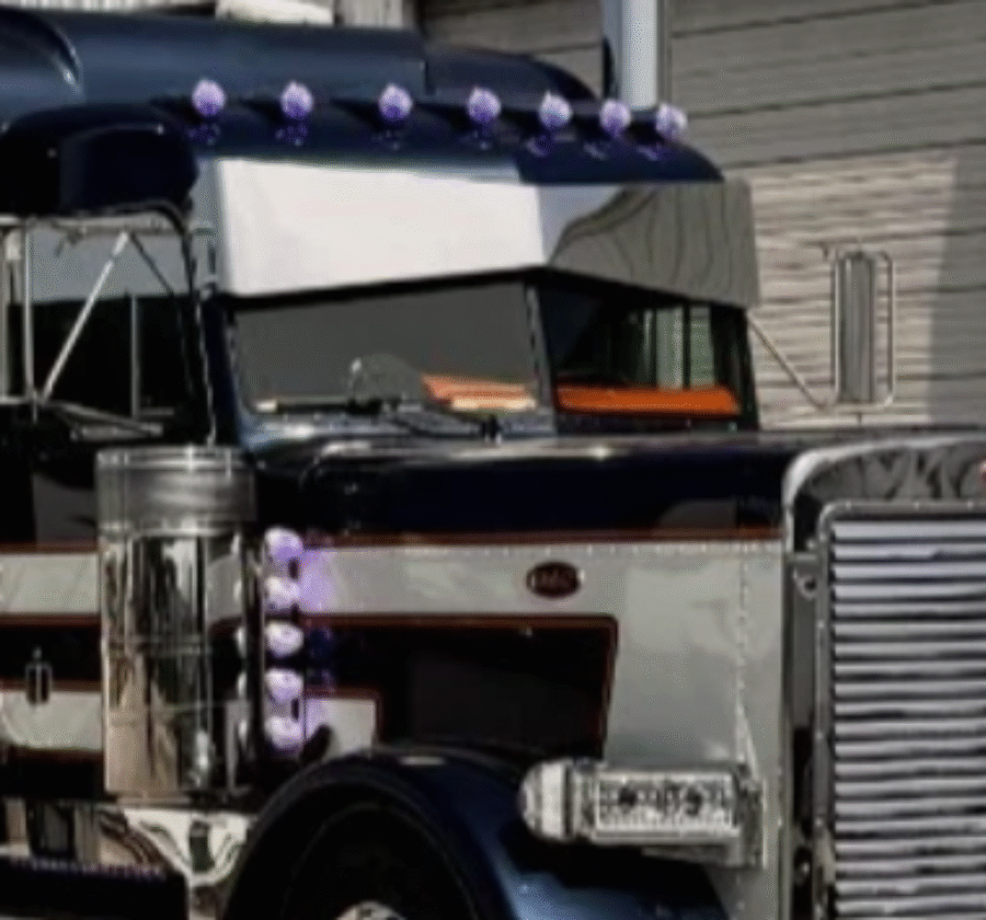 Peterbilt 13″ x 8″ bowtie visor 379 389 386